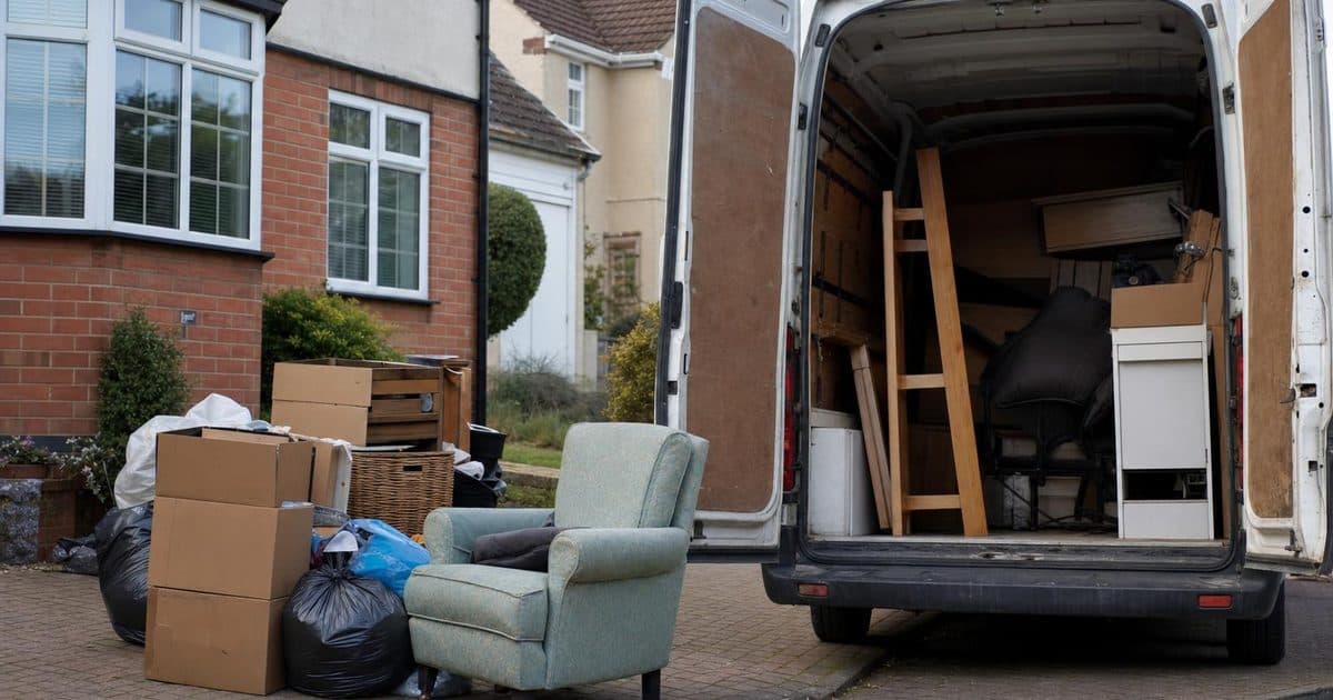 How to choose between house clearance and rubbish removal in Fareham